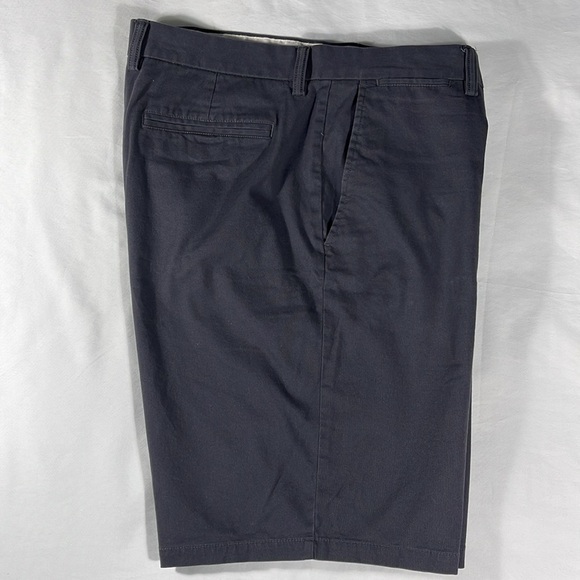 Old Navy mens charcoal grey Ultimate Slim flat front 9.5 inseam shorts - size 38 - Picture 8 of 10